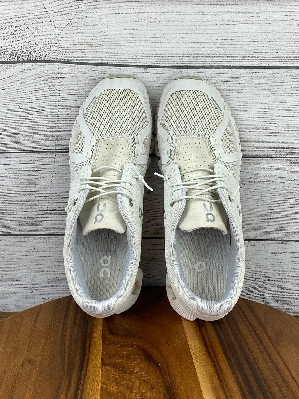 ON Running Cloud 5 White Slip On Lifestyle Shoes Women’s Sneaker Size 11